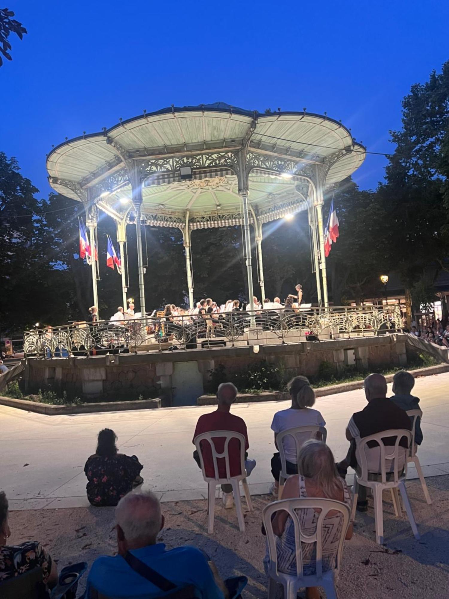 Le Splendid - Hypercentre - Proche Opera & Parcs - Thermes Vichy Esterno foto